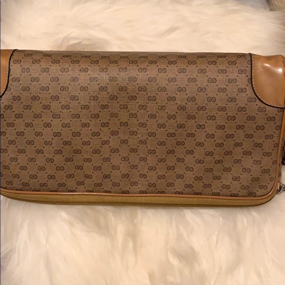 Vintage Gucci Crossbody Clutch ❤️ - Picture 2 of 15
